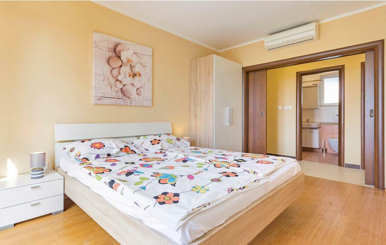 Apartments Vea Pula Extérieur photo